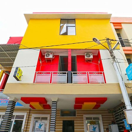 Penginapan Medan Exterior photo