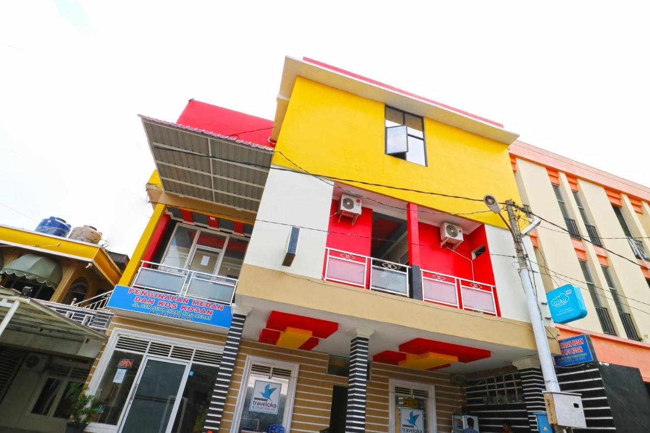 Penginapan Medan Exterior photo